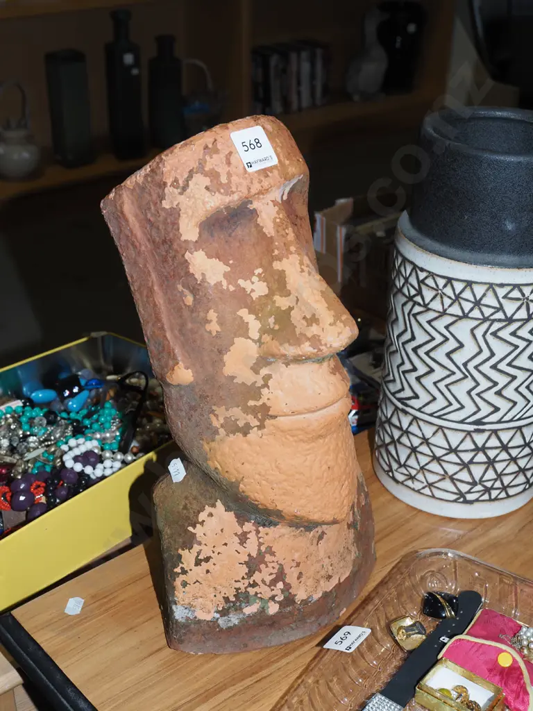 terracotta Easter Island head H350 Image 1++