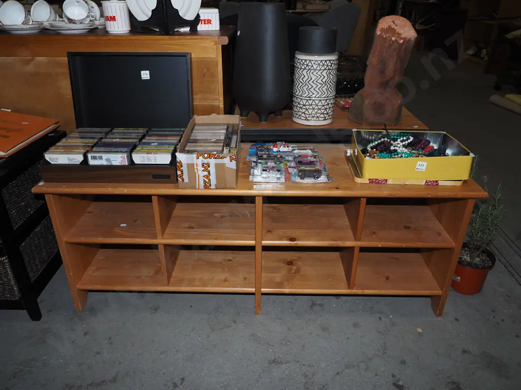 pine bench seat/storage shelves H460 W1200 D360 Image 1++