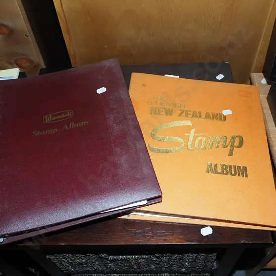 2x stamp albums