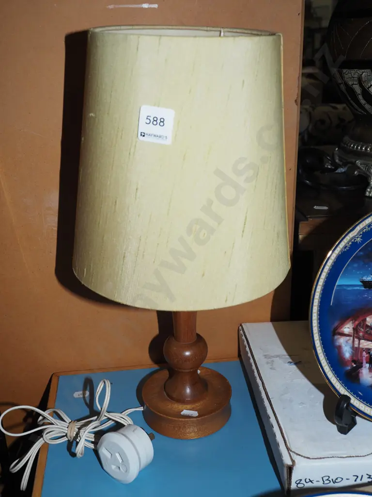 wood based table lamp H380 Image 1++