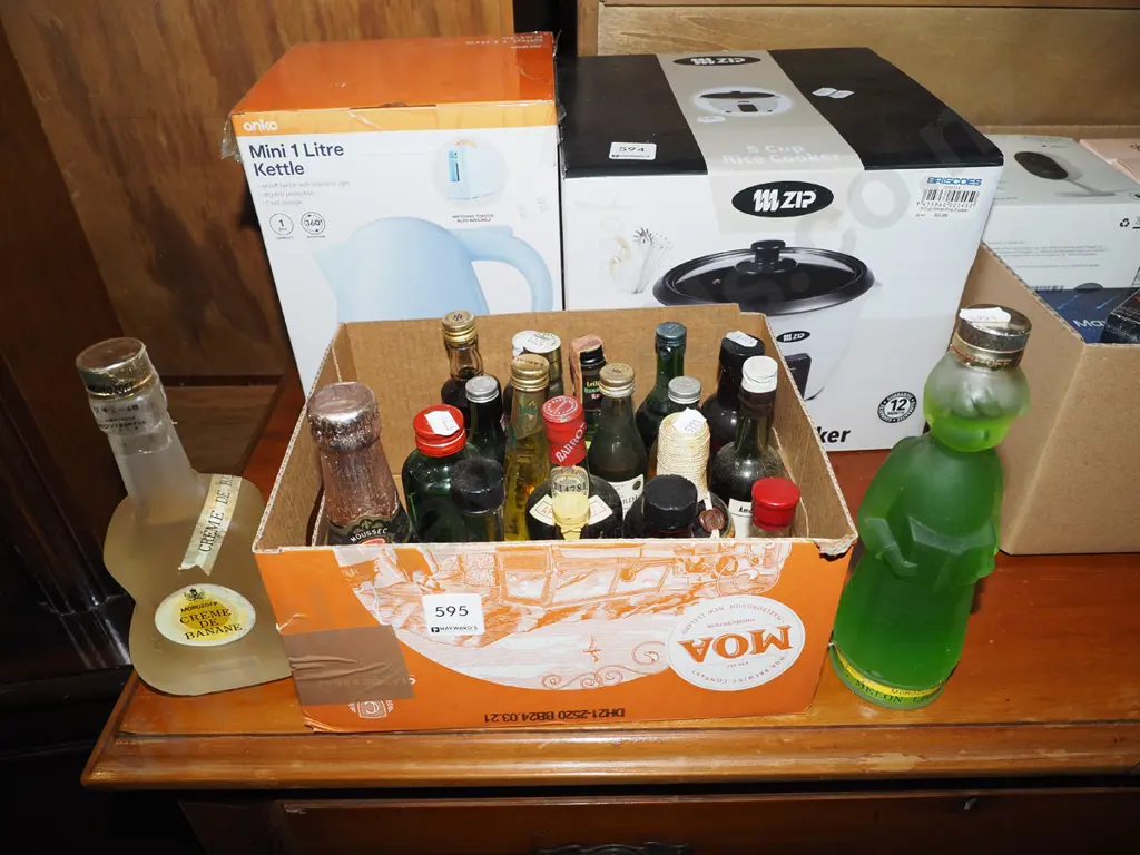 box of spirit miniatures Image 1++