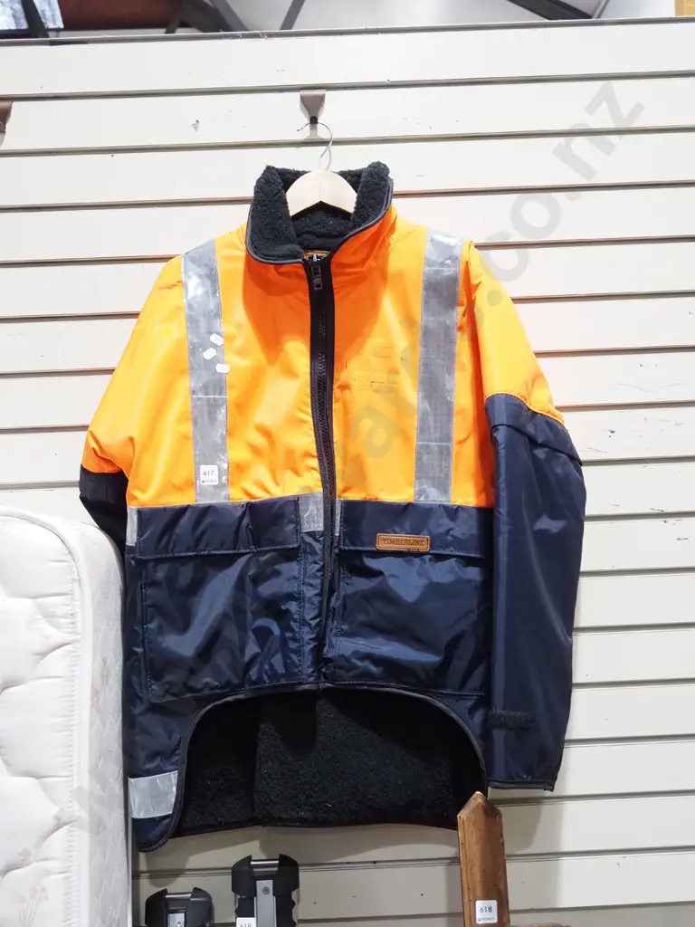 Timberline hi-vis fleece lined jacket - size small Image 1++