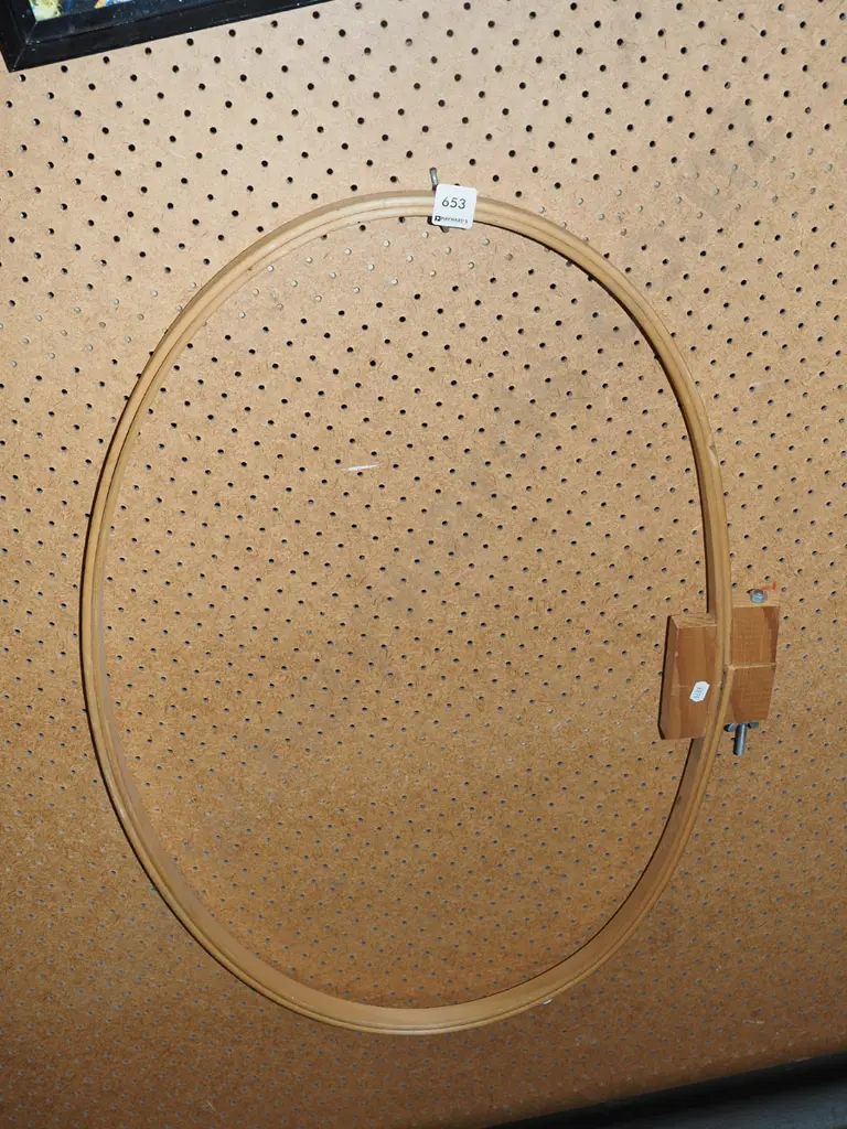 large bentwood tapestry/needlework hoop L690 W610 Image 1++