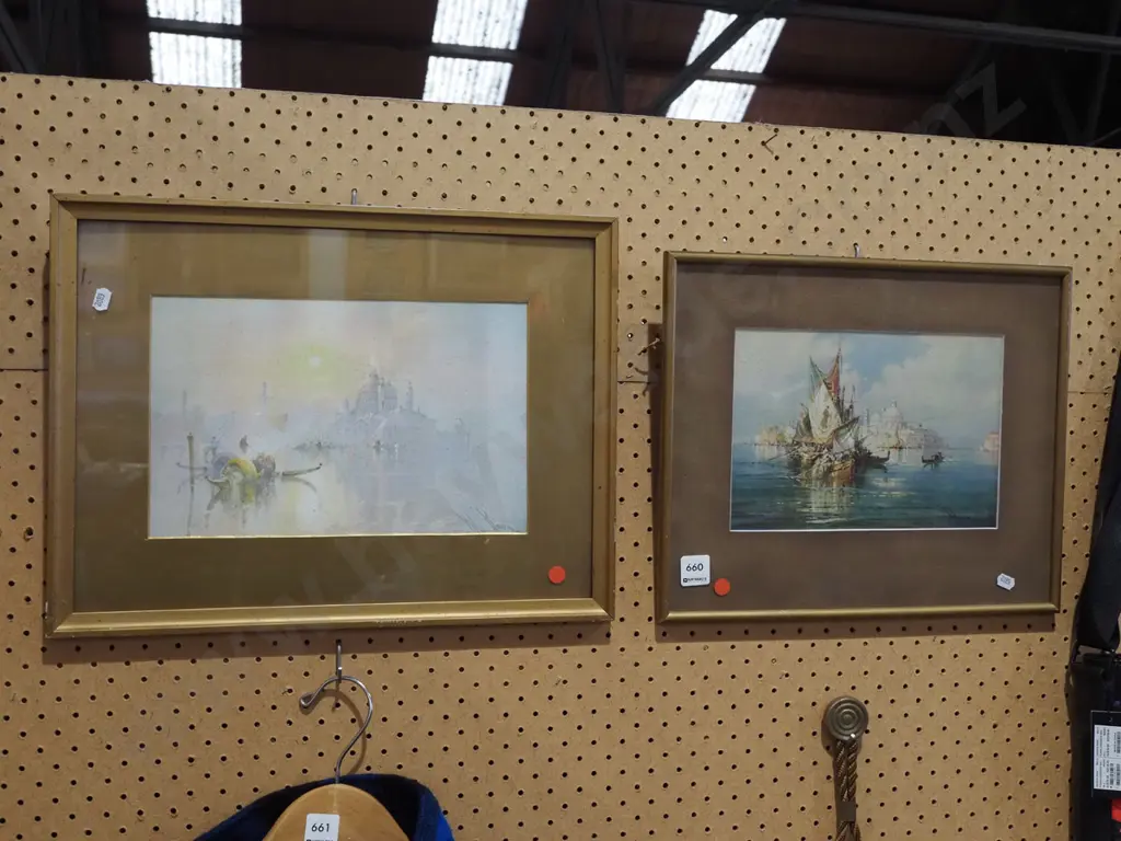 2x Venetian prints - red dots Image 1++