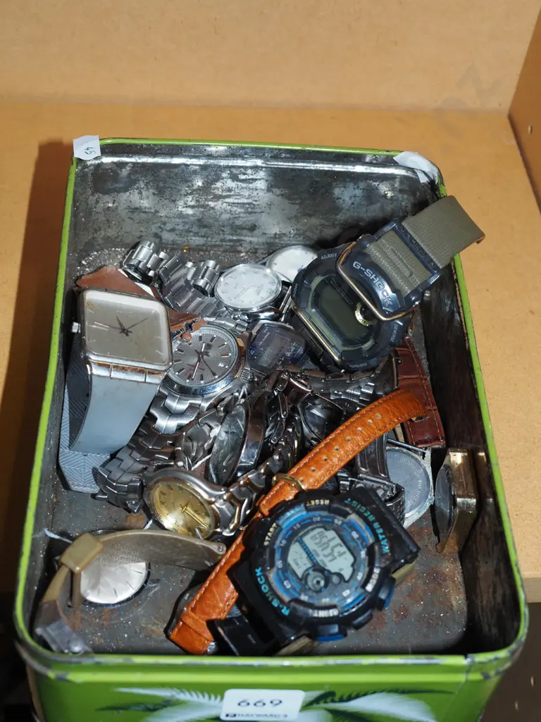 tin of watches - as is no returns Image 1++