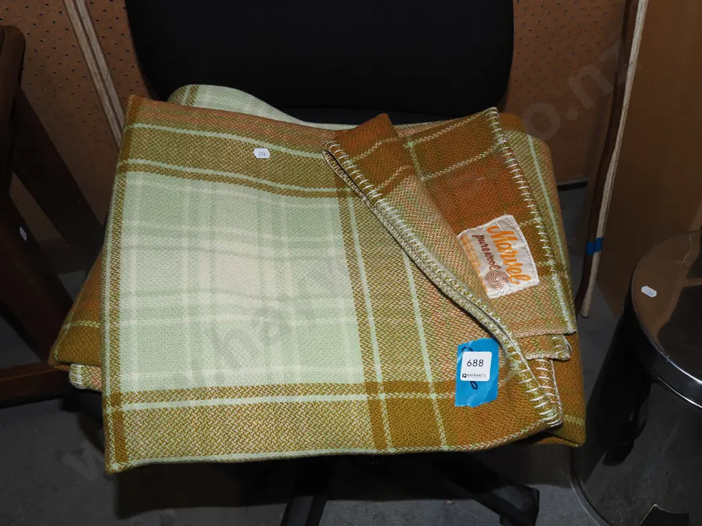 green and brown checked woollen blanket Image 1++