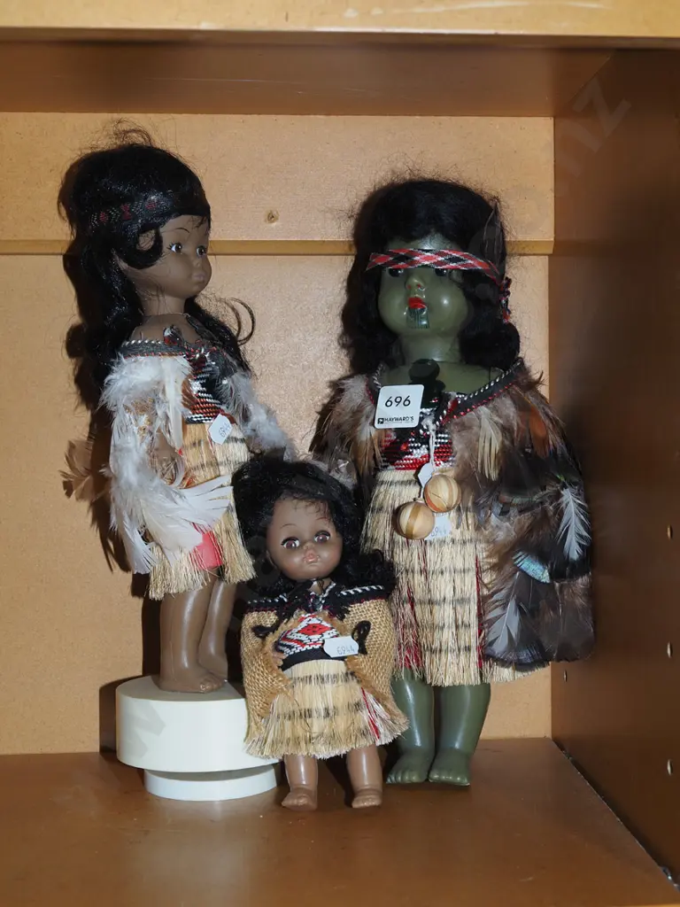 3x souvenir dolls H330 Image 1++