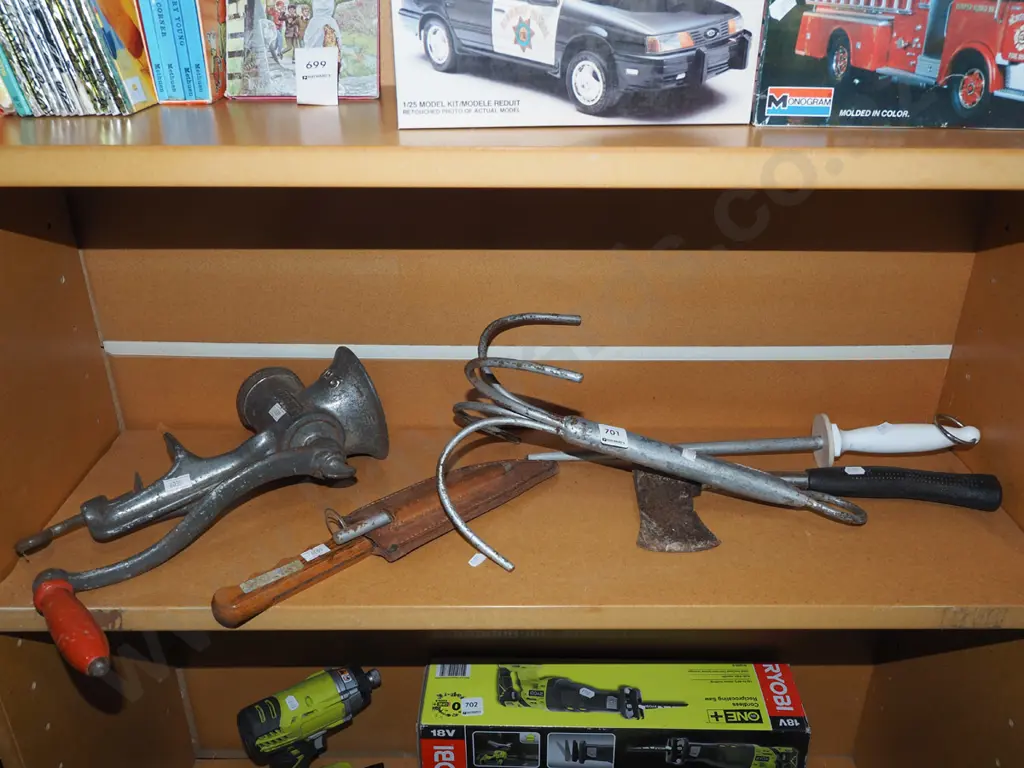 shelf; mincer, knife, anchor etc Image 1++