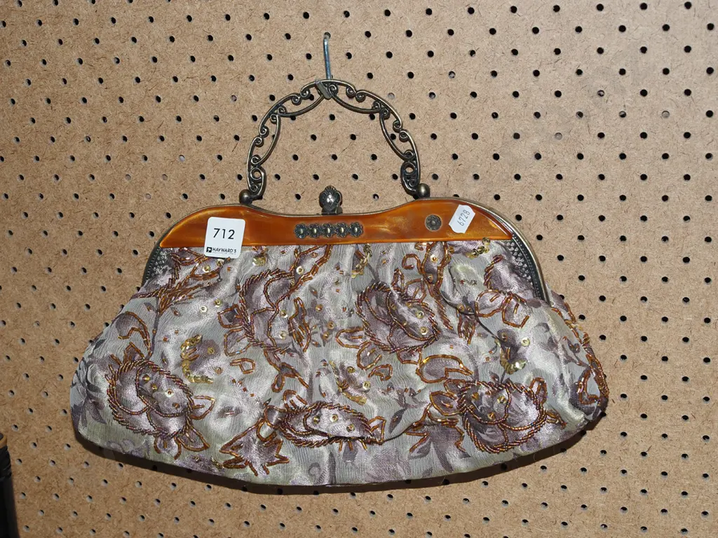 ladies beaded purse Image 1++