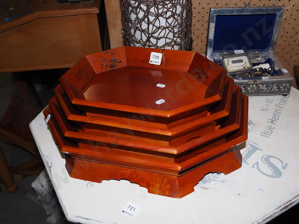 4x graduated wooden trays Image 1++