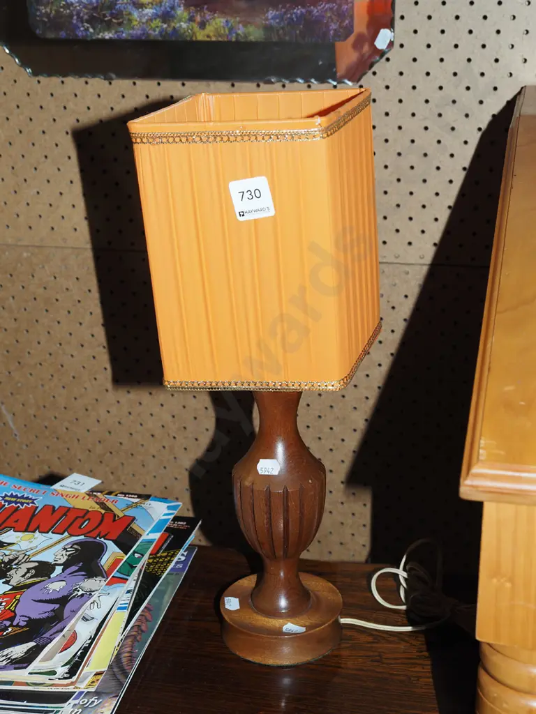 wood based table lamp with orange shade H410 Image 1++