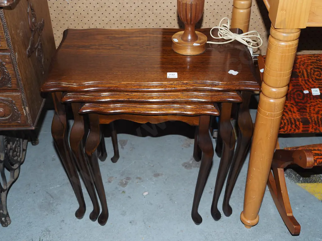 nest of 3 dark stained tables Image 1++