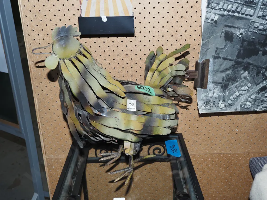 metal chicken H380 Image 1++