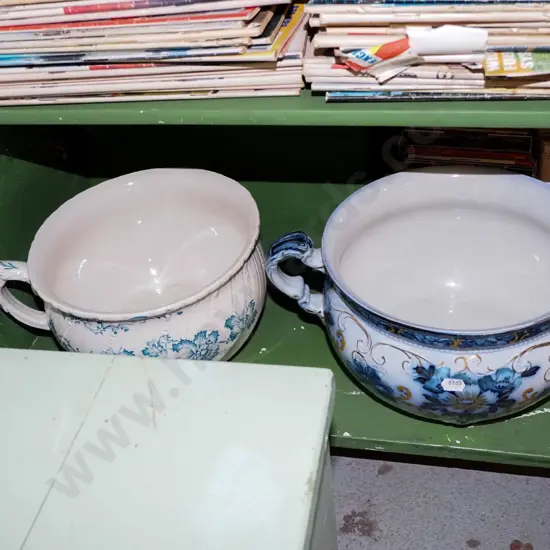 2x chamber pots -1 has chip to rim
