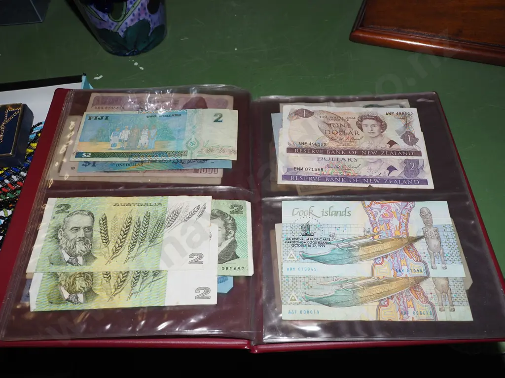 album of bank notes Image 1++