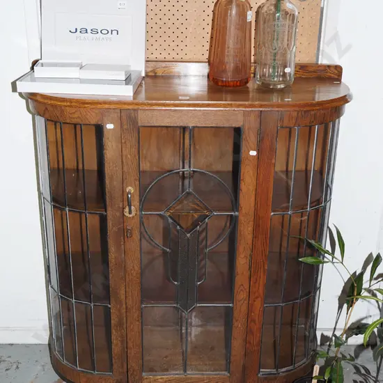 oak leadlight china cabinet - 1 pane needs replacing H1040 W920 D350 - key in office