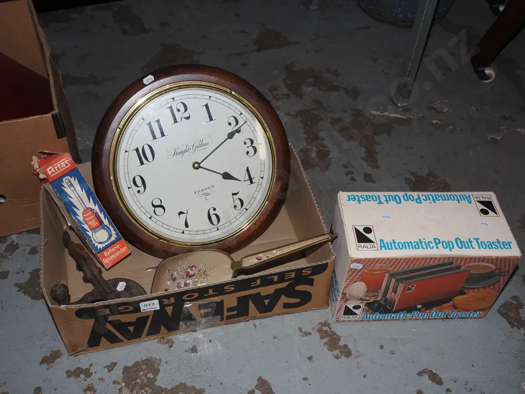 box; wall clock, bean slicer, retro toaster, etc. Image 1++