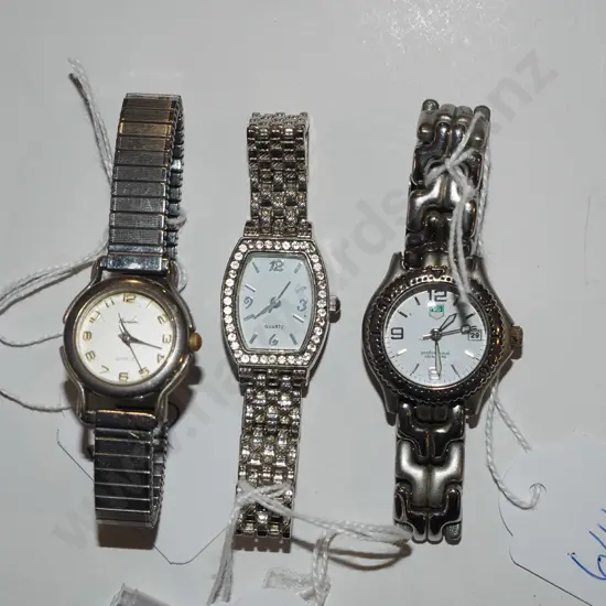 tray; 3x wristwatches