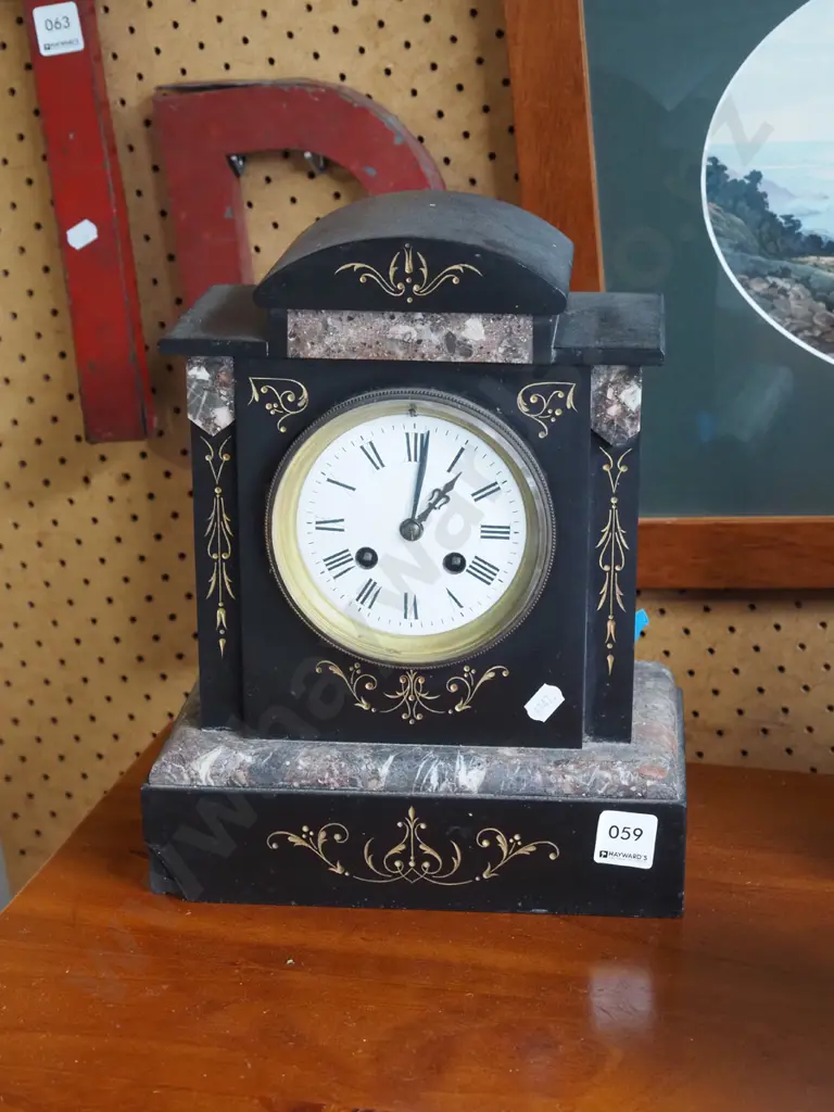 marble mantle clock - some chips - no key Image 1++
