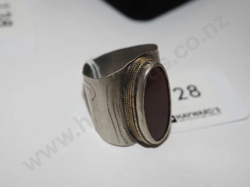 unusual silver and possibly carnelian ring - Turkmenistan Image 1++