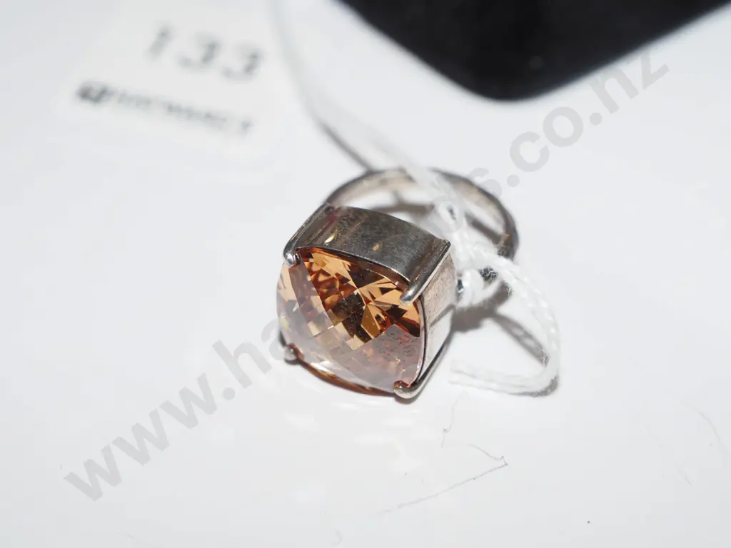 sterling silver citrine coloured ring 10gms Image 1++