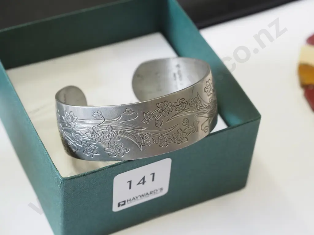 Kirck Stieff silver tone floral etched cuff bracelet, pewter 40gms Image 1++