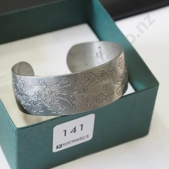 Kirck Stieff silver tone floral etched cuff bracelet, pewter 40gms