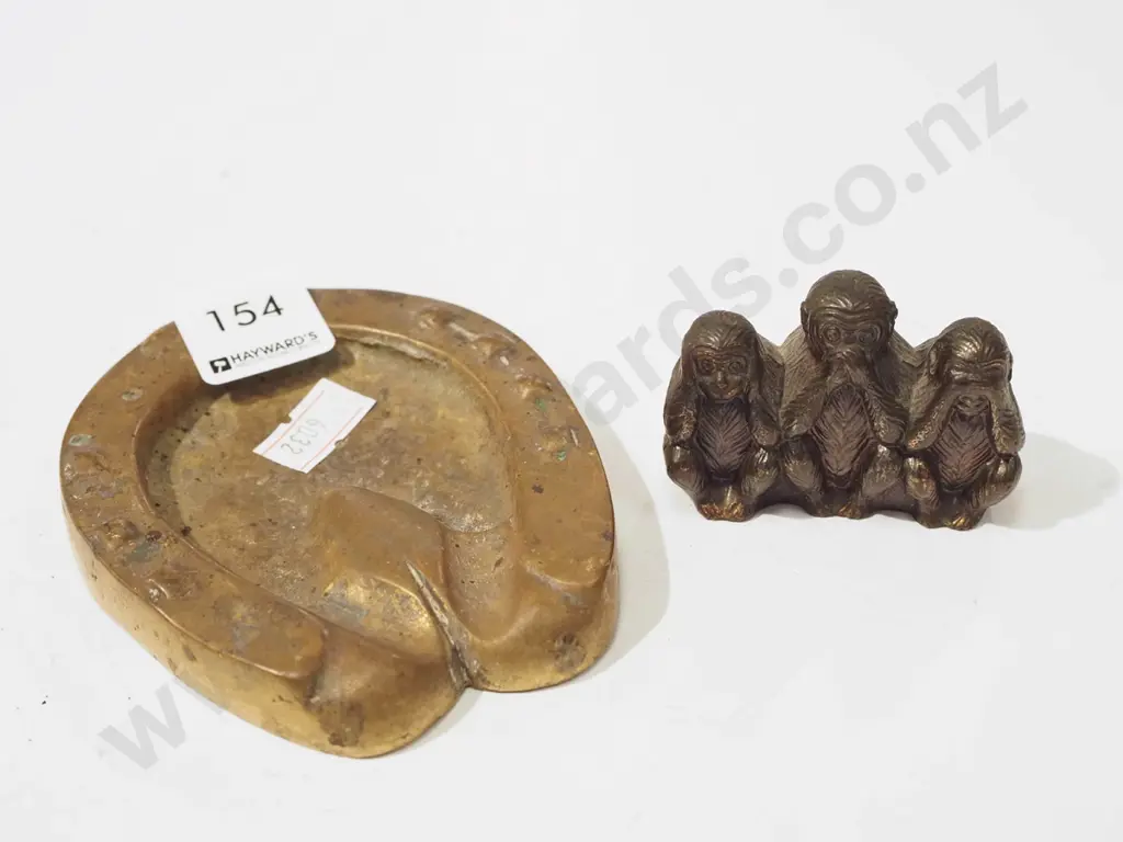 brass horse shoe themed ashtray & small monkey figurine Image 1++
