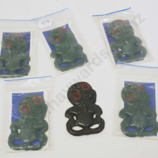 6x souvenir tikis
