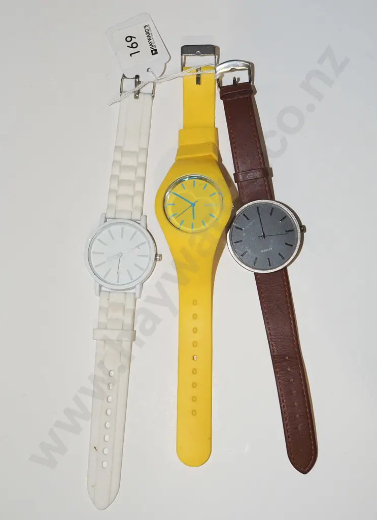 3x wristwatches Image 1++