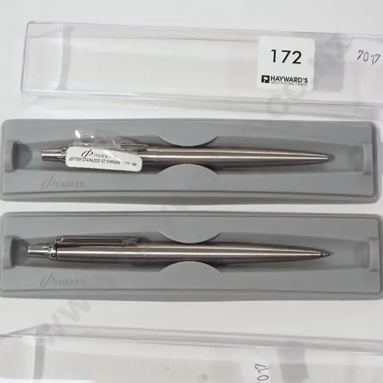 2x cased Parker pens