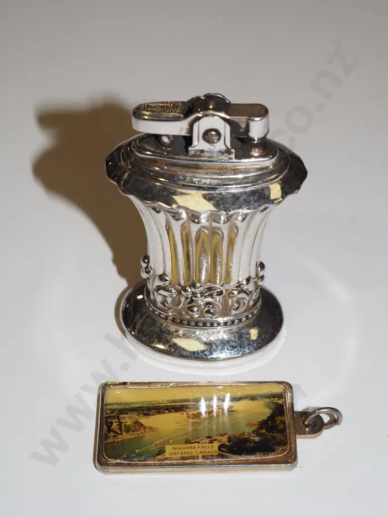 Ronson cigarette lighter & a Don’t Drink and Drive key ring Image 1++