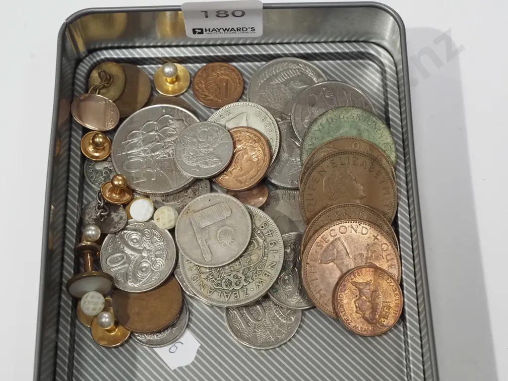 tray of cufflinks & coins Image 1++