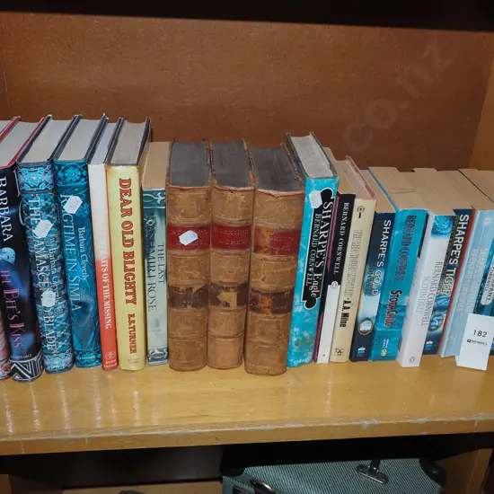 bay of books