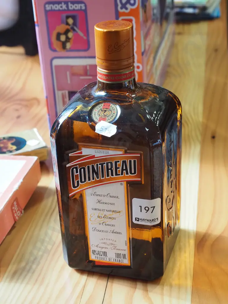1L Cointreau Image 1++