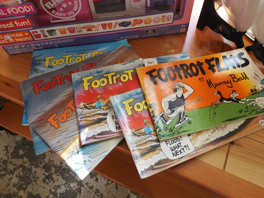 Footrot Flats books Image 1++