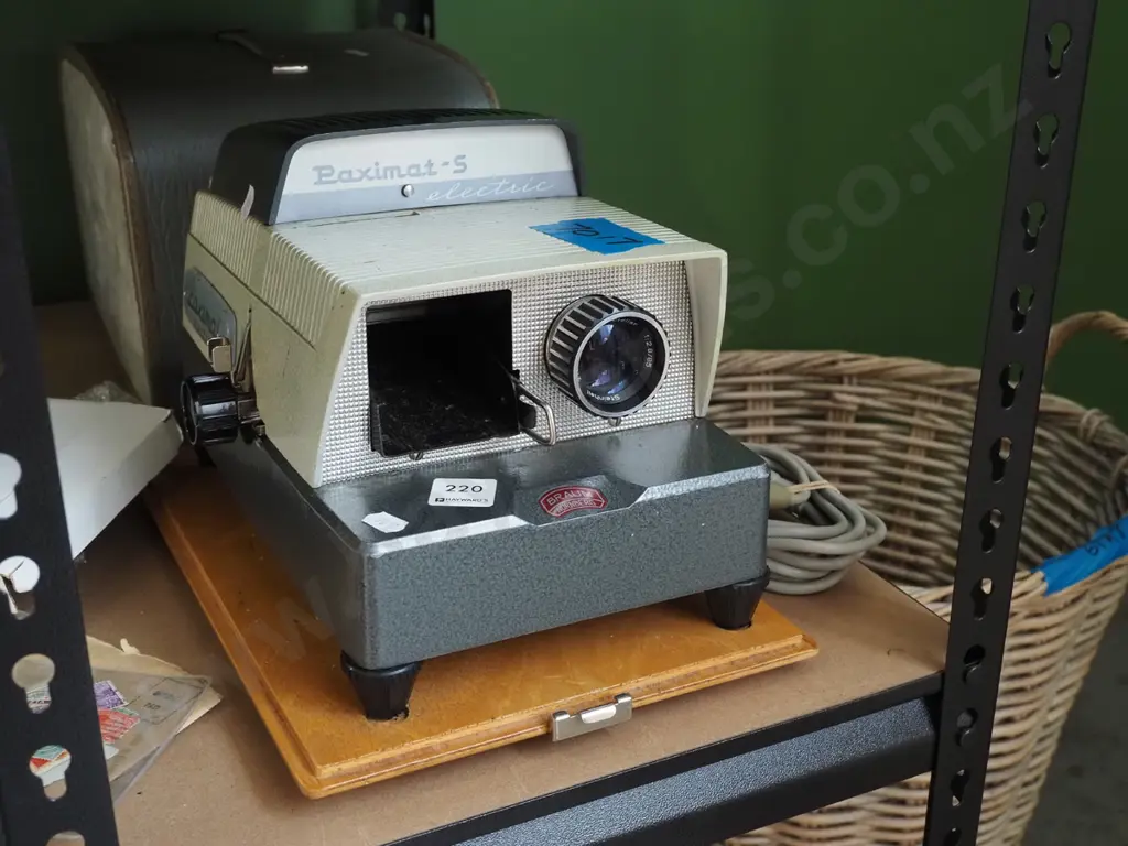 Paximat electric slide projector Image 1++