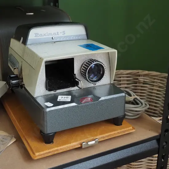 Paximat electric slide projector