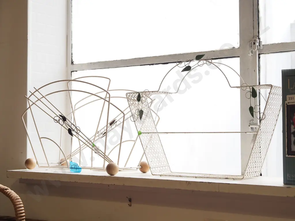 retro metal magazine rack, wall shelves - no glass shelf -  Image 1++