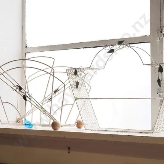 retro metal magazine rack, wall shelves - no glass shelf - 