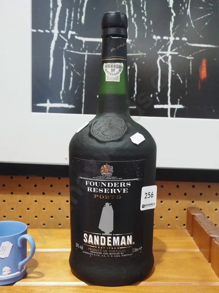 1L Sandeman port Image 1++