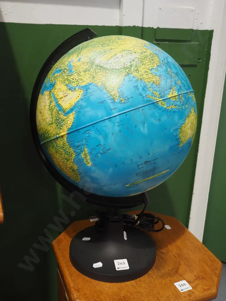 illuminated world globe  H460 Image 1++