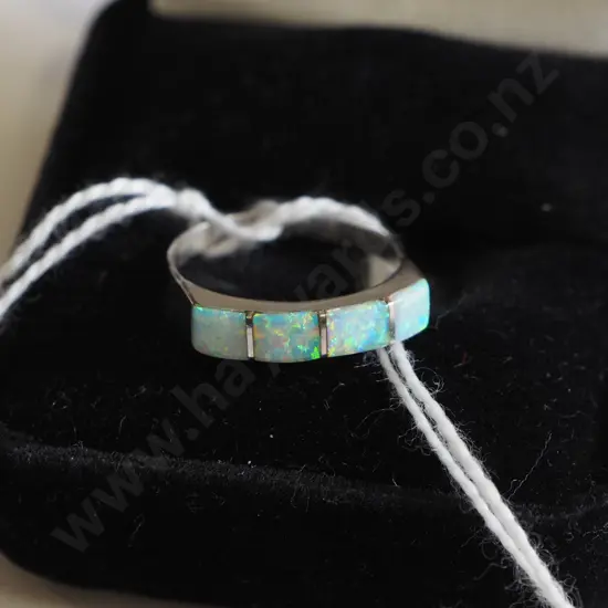 sterling silver opal ring 1.2gms