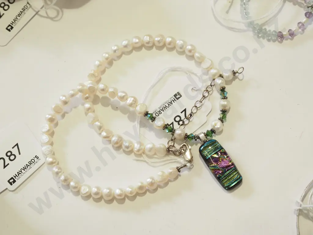 sterling silver clasp pearl beaded glass pendant necklace 24gms Image 1++