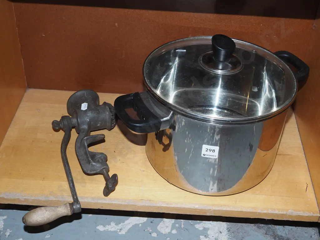 stainless steel stock pot & bench top mincer Image 1++