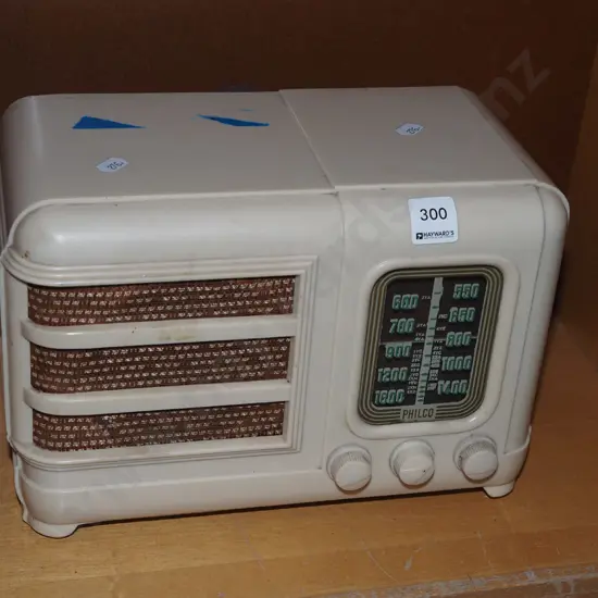 vintage Philco mantle radio - wiring needs attention 