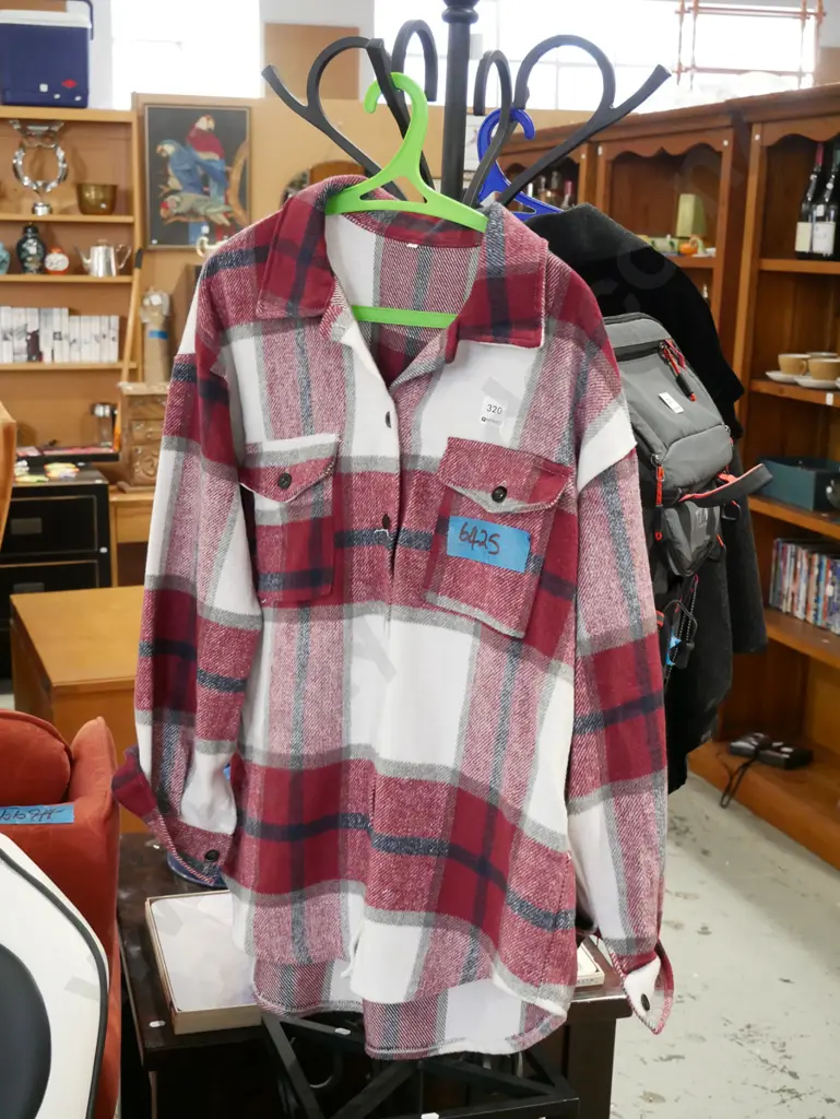 size L polyester & cotton checked shirt Image 1++