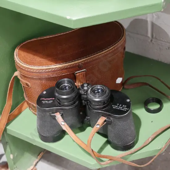 vintage 7x35 field binoculars with case - one eyepiece cracked