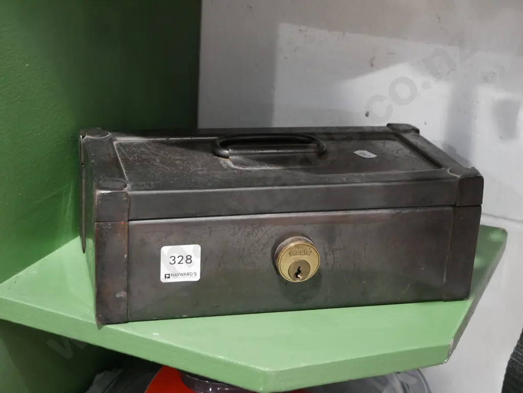 cash box - no key Image 1++