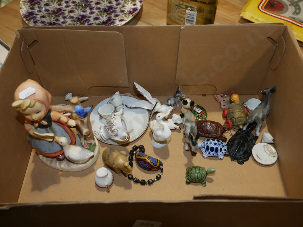 box; figurines Image 1++